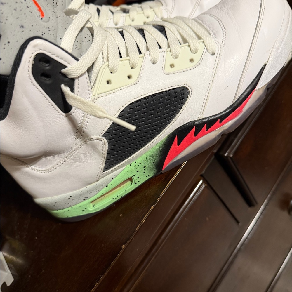 Jordan Men's White Black Neon Green Red Retro Basketball Shoes
